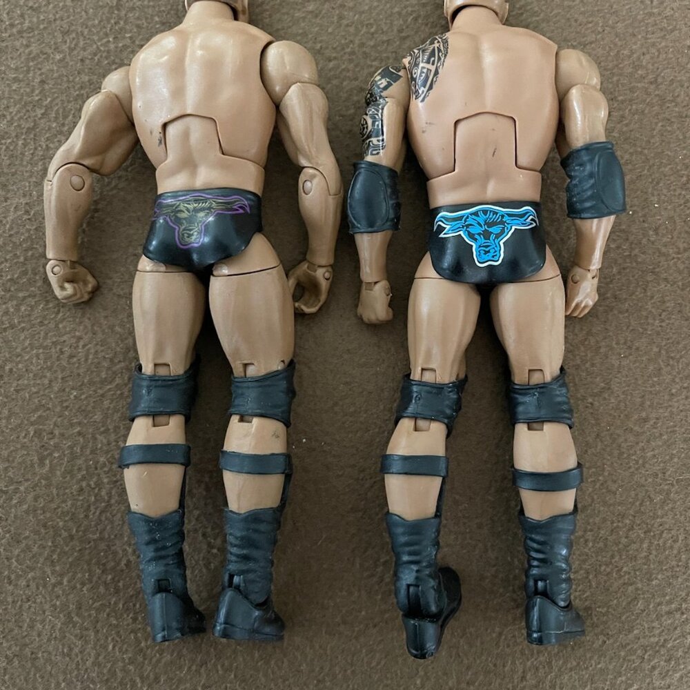WWE WRESTLING ACTION FIGURE SET OF "THE ROCK" - Picture 2 of 2